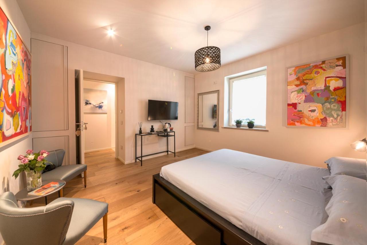 Giuliveto Bed And Breakfast Foligno Bagian luar foto