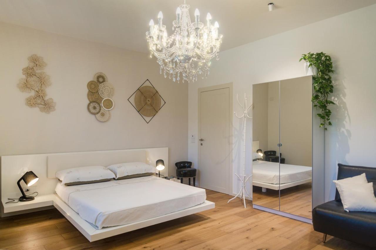 Giuliveto Bed And Breakfast Foligno Bagian luar foto