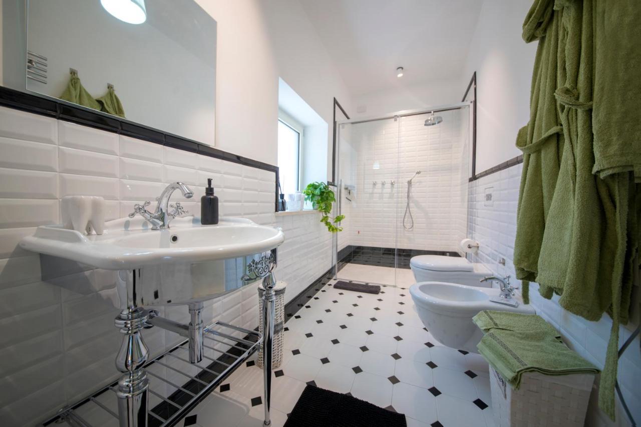 Giuliveto Bed And Breakfast Foligno Bagian luar foto