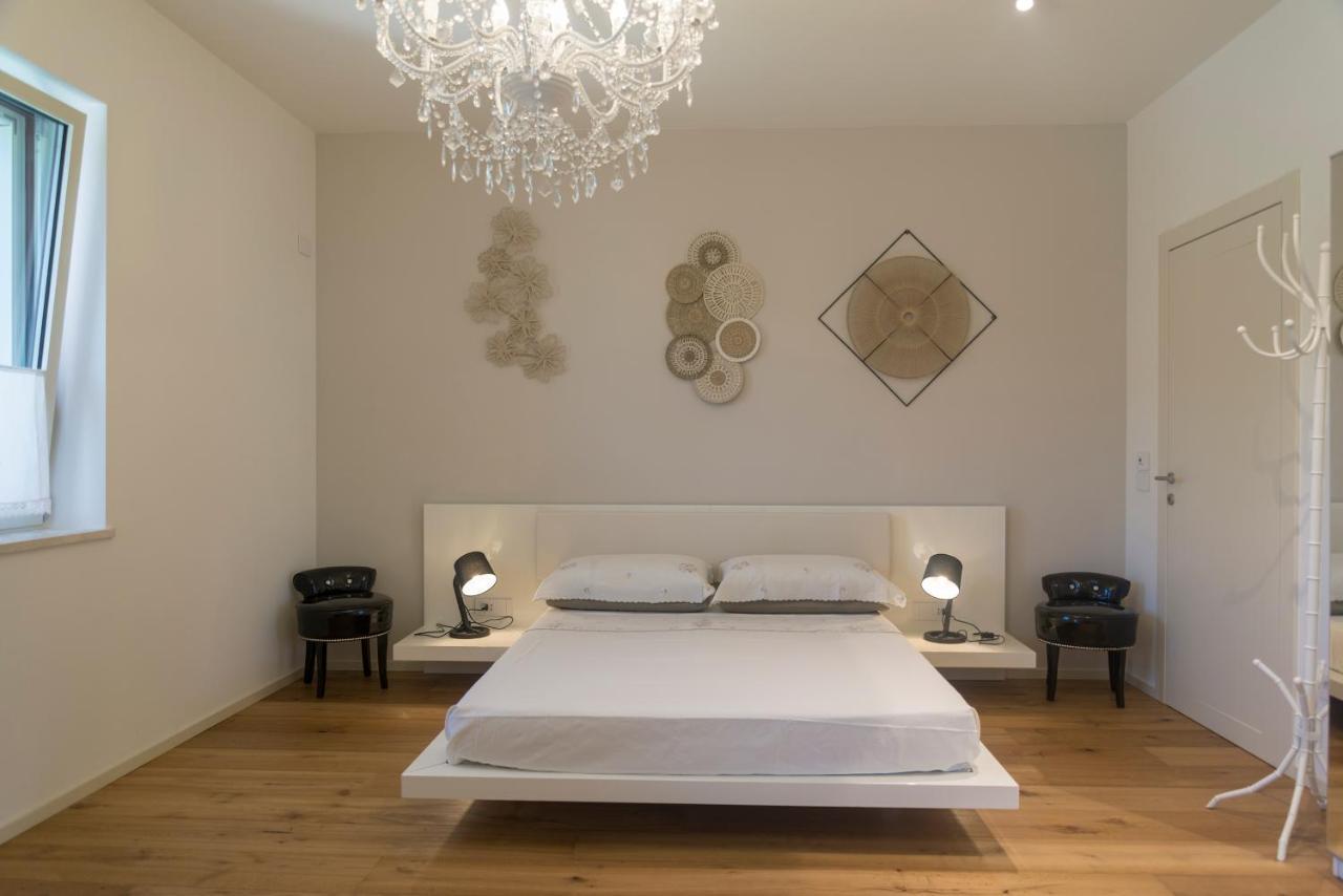 Giuliveto Bed And Breakfast Foligno Bagian luar foto
