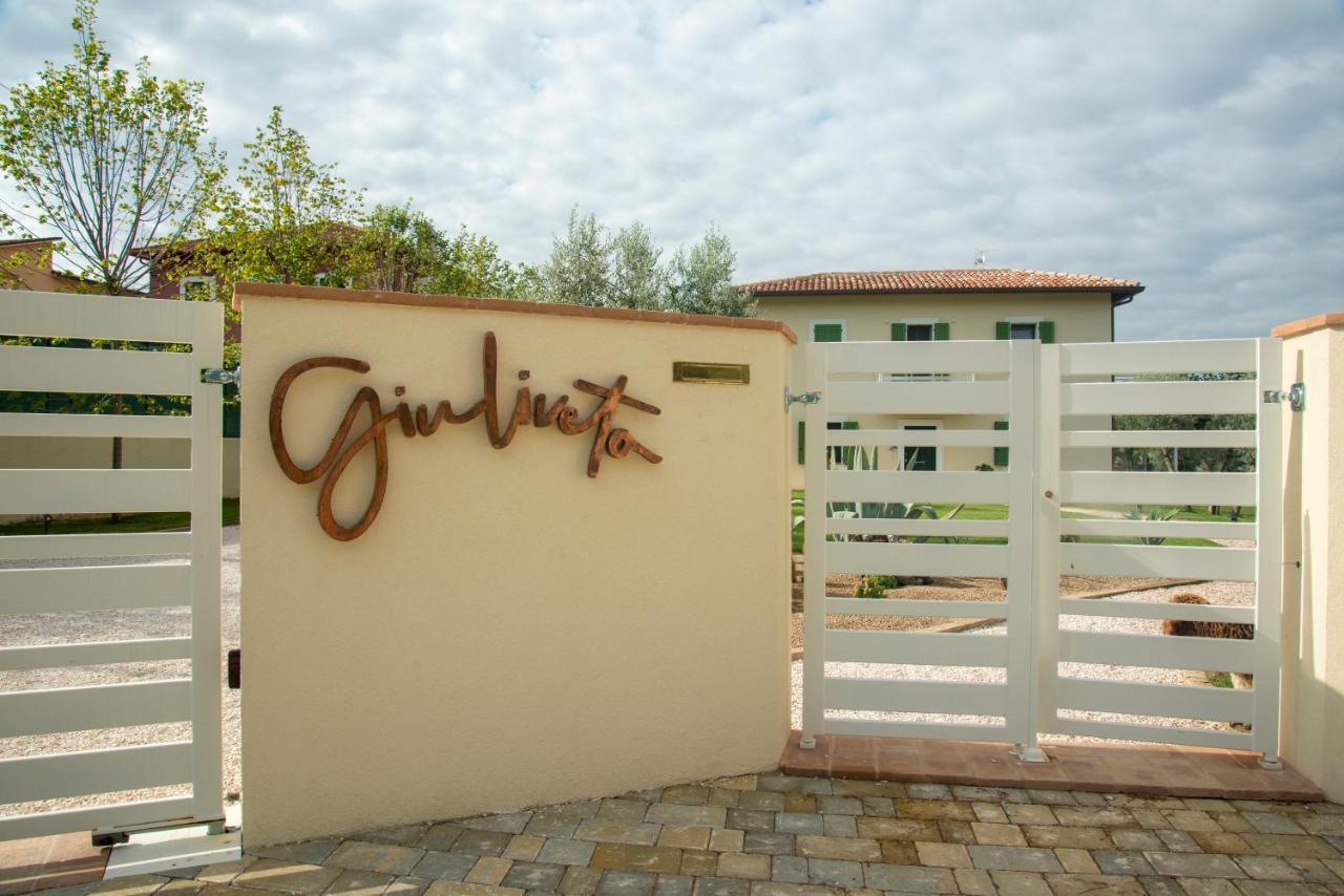 Giuliveto Bed And Breakfast Foligno Bagian luar foto