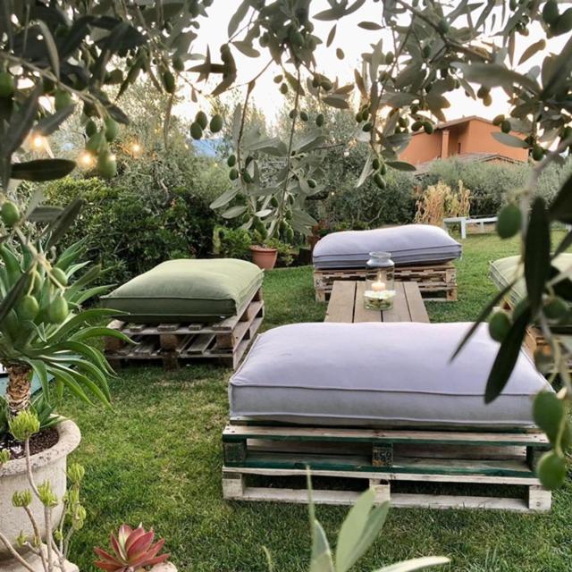Giuliveto Bed And Breakfast Foligno Bagian luar foto
