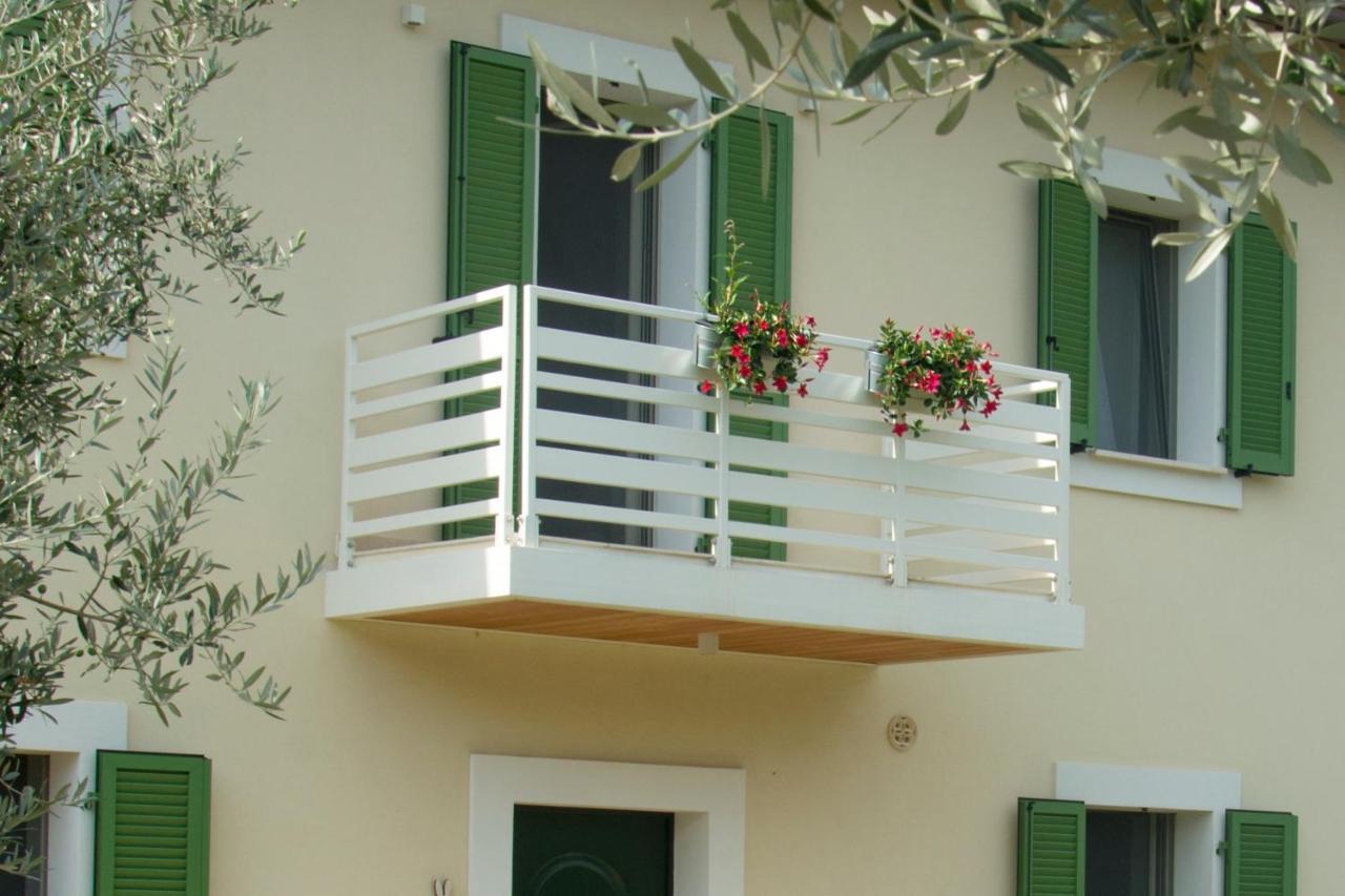 Giuliveto Bed And Breakfast Foligno Bagian luar foto