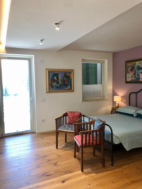 Giuliveto Bed And Breakfast Foligno Bagian luar foto